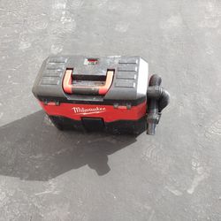 Milwaukee Portable Vacuum 