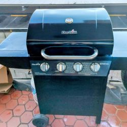  Char-Broil Adventage BBQ Grill  Comes With A Free  Full Tank Of Propane 