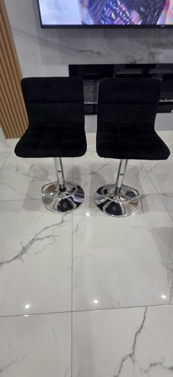 2 Barstool good condition see pictures for details