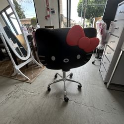 Hello Kitty Pu Leather Swivel Vanity Chair 