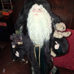 NEW! LARGE SANTA KLAUS HOLIDAY FIGURINE FROM WARM SPRINGS FARM IN GEORGIA, SIGNED BY DESIGNER, WITH INITIALS, " RT" 