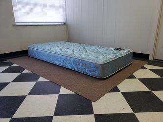 Twin size mattress - can DELIVER almost anywhere for $20 extra - gently used and in very good condition 😍