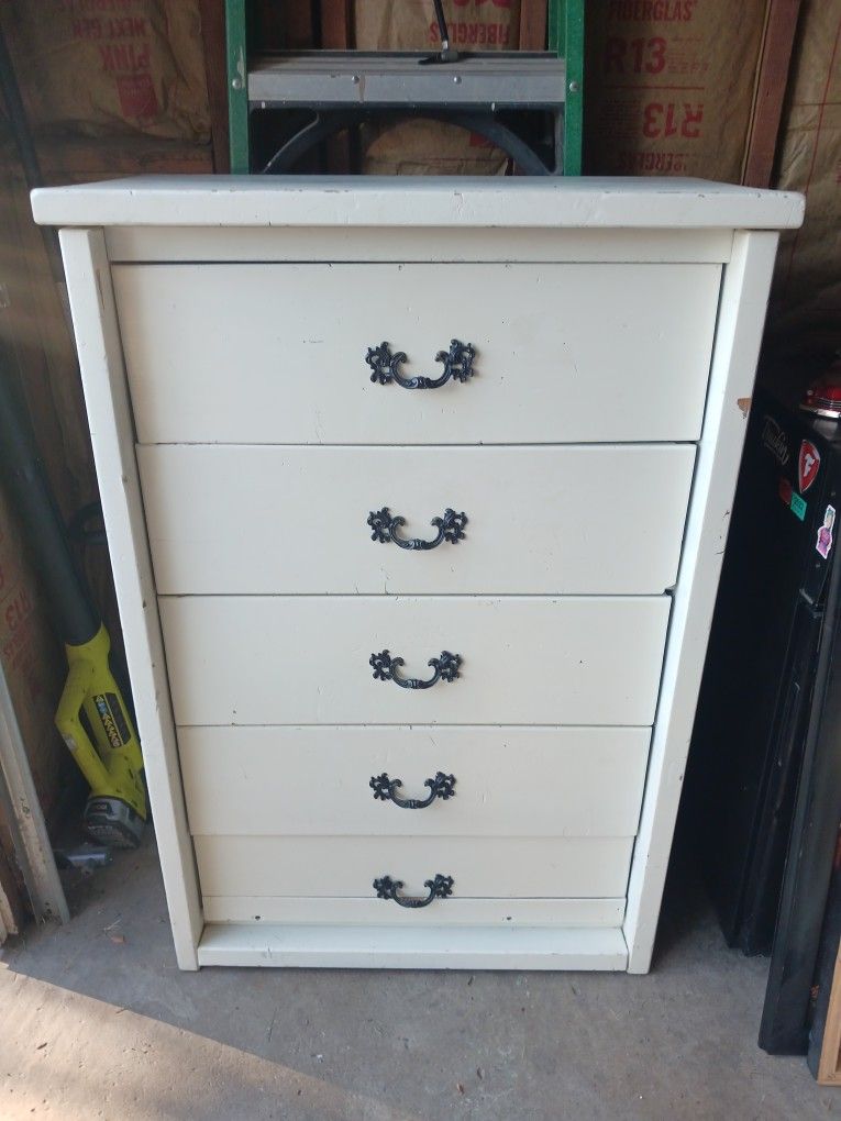 Dresser