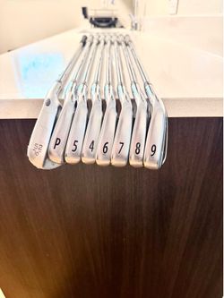 ** Free Wedge / Titleist AP2 712 Forged Iron Set 4-P Steel 6.5 X-Stiff Flex Right Hand P-152520