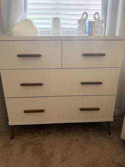 Delta Children Sloane Dresser
