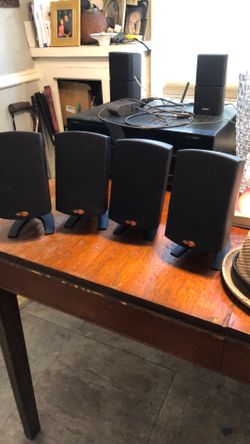 Four Klipsch Desktop speakers work great no cord