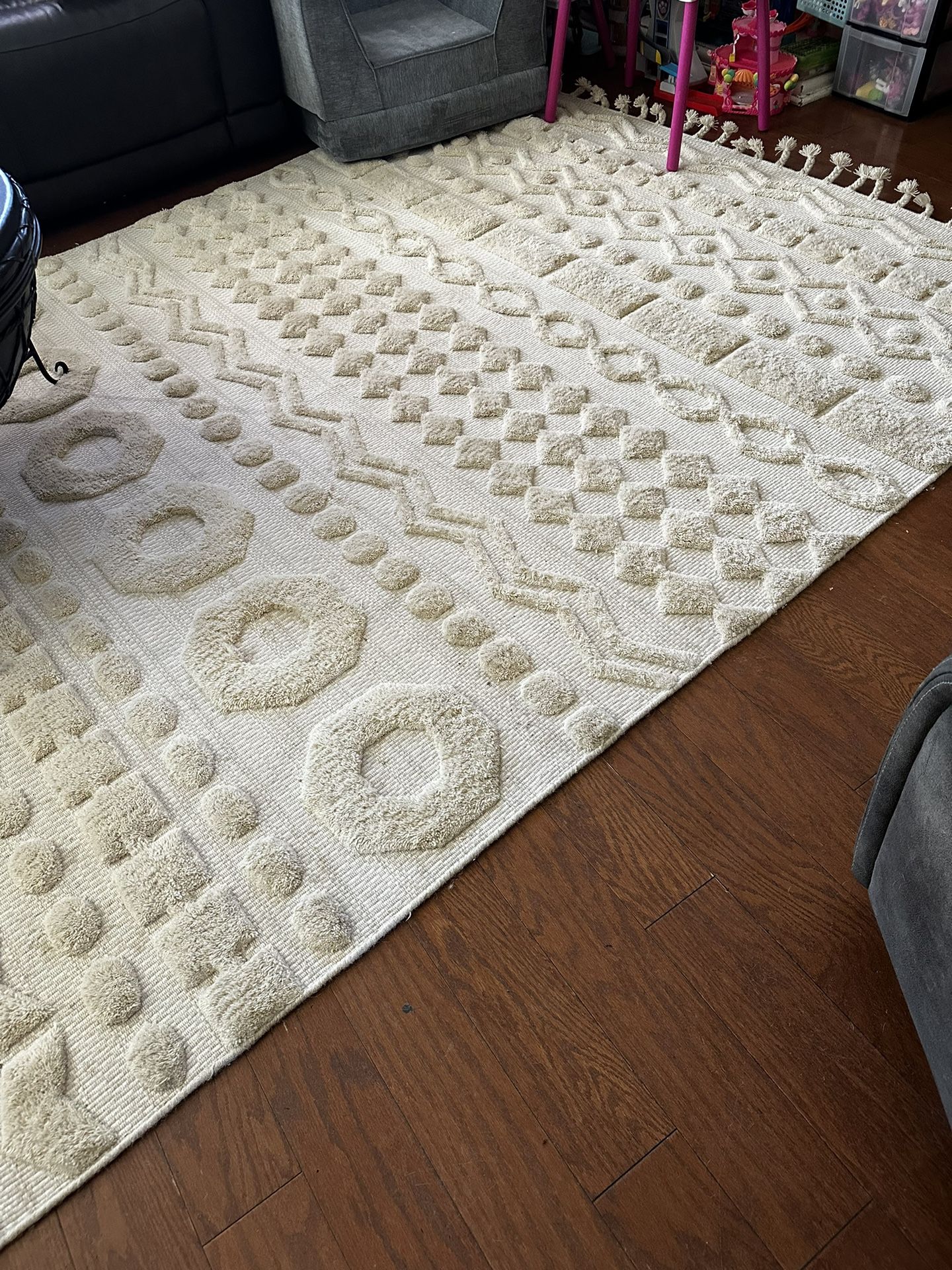 New 7x10 Area Rug Ivory Geometric Patterned Shaped Indoor Rug for Sale