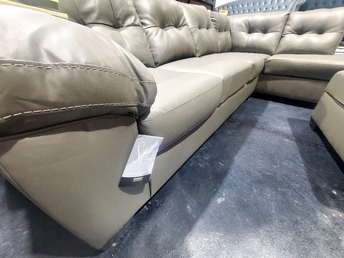Donlen Sofa Sectional Right Chaise New