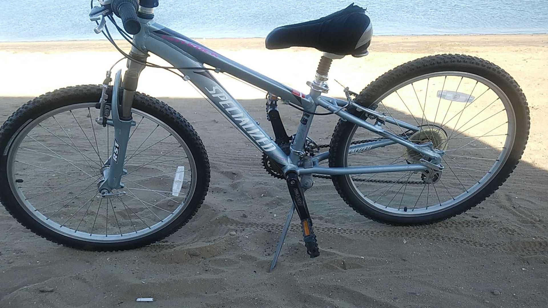 Specialized hotrock 24 inch enhanced aluminum A1 mountain bike small frame