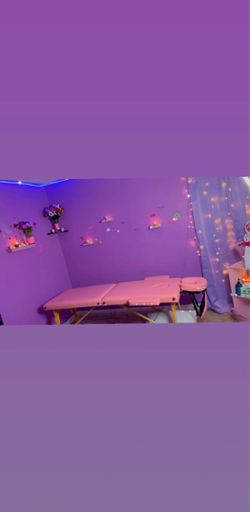 Massage table (pink)