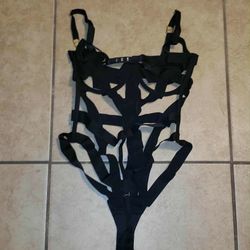 NEW NWOT VICTORIA'S SECRET BLACK BANDED STRAPPY BODYSUIT SIZE MEDIUM M