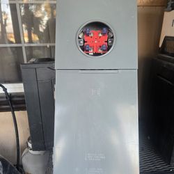 200 AMP SQUARE D METER PANEL