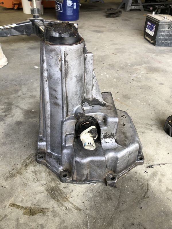 Nv4500 2wd tail housing with Speedo gear and sensor for Sale in Del Sur