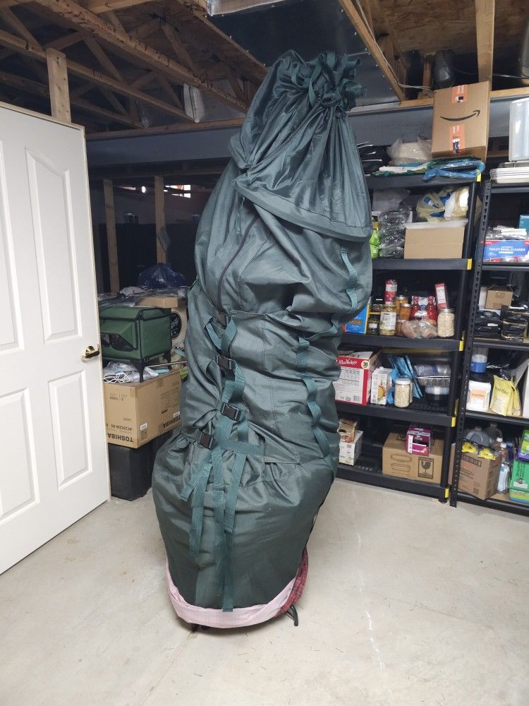 UNLIT 7.5' Slim Christmas Tree 