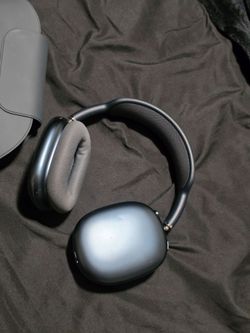Apple AirPods Max Headphones Space Gray