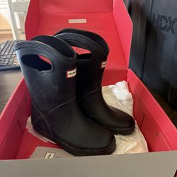 Like new! Hunter Navy Kids Wellys Rain Boots