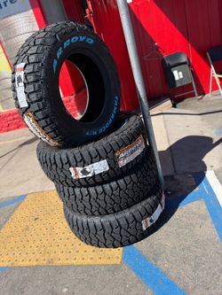265/70/17 Arroyo RT set de Nueva con 50.000 millas de garantía