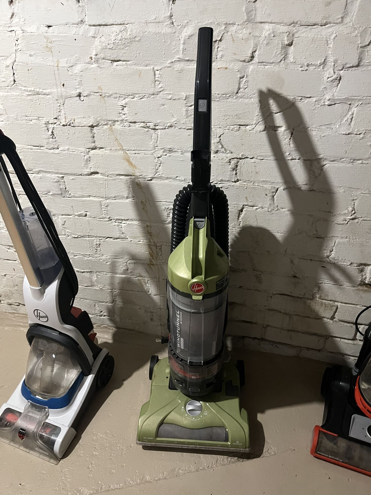 Hoover Wind Tunnel Vacuum