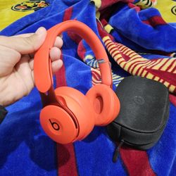 Beats Solo Pros With Pouch