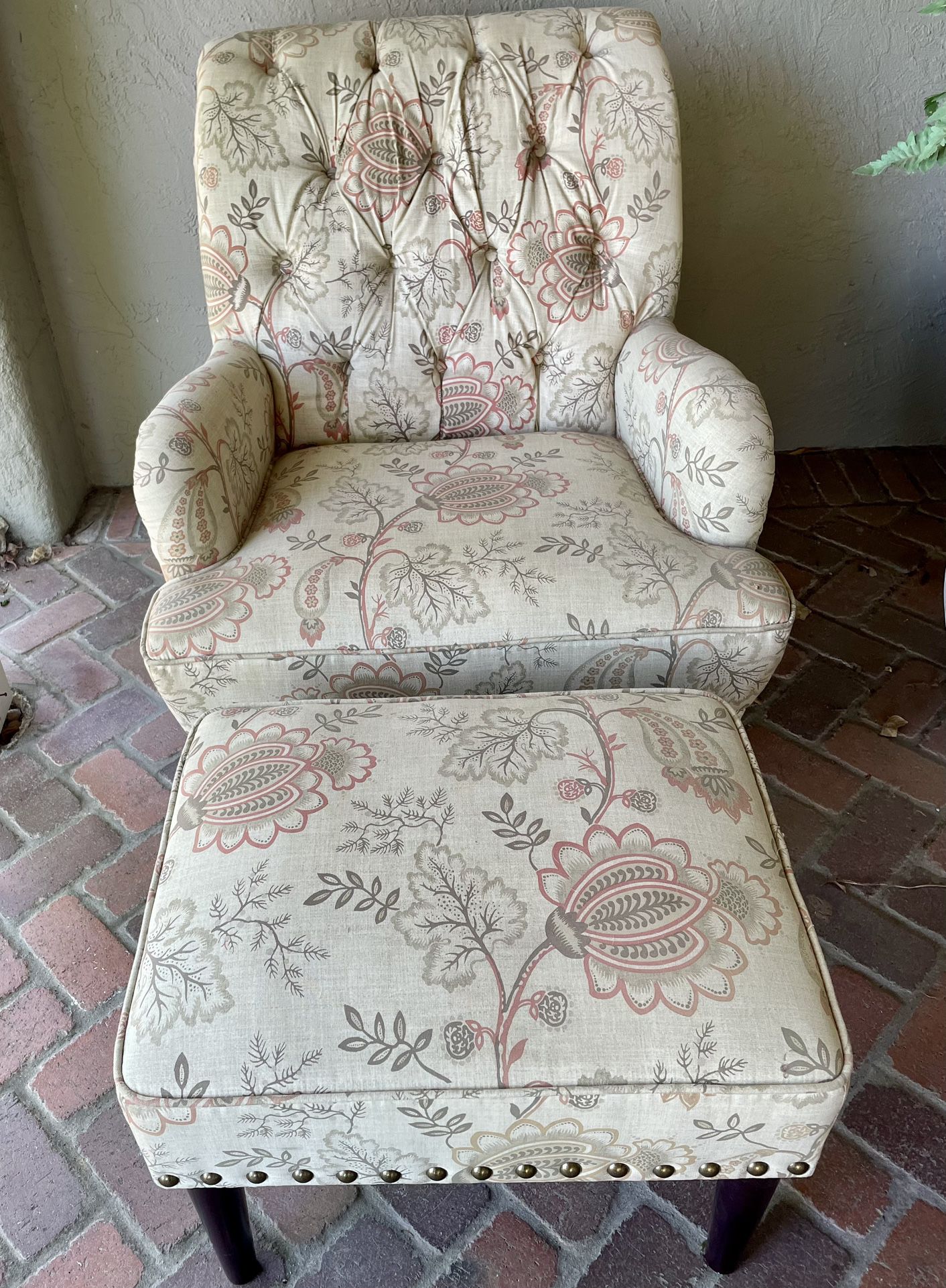 Pier1 Chas Club Chair With Ottoman 
