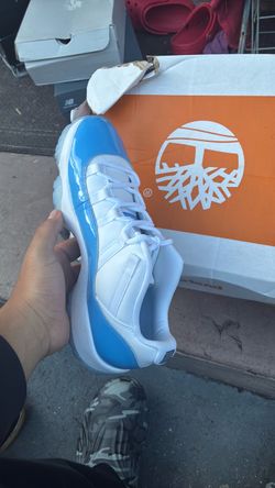 Air Jordan 11 Retro Low "University Blue Size 11