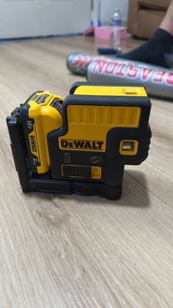 Dewalt 5 point  green dot laser