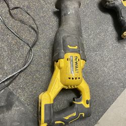 DEWALT 20-volt Max Variable Cordless Reciprocating Saw