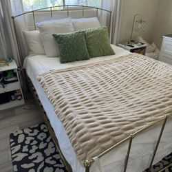 Queen bed frame + Mattress