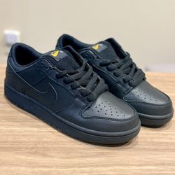 Nike SB Dunk Low Pro "Triple Black" (No Box)