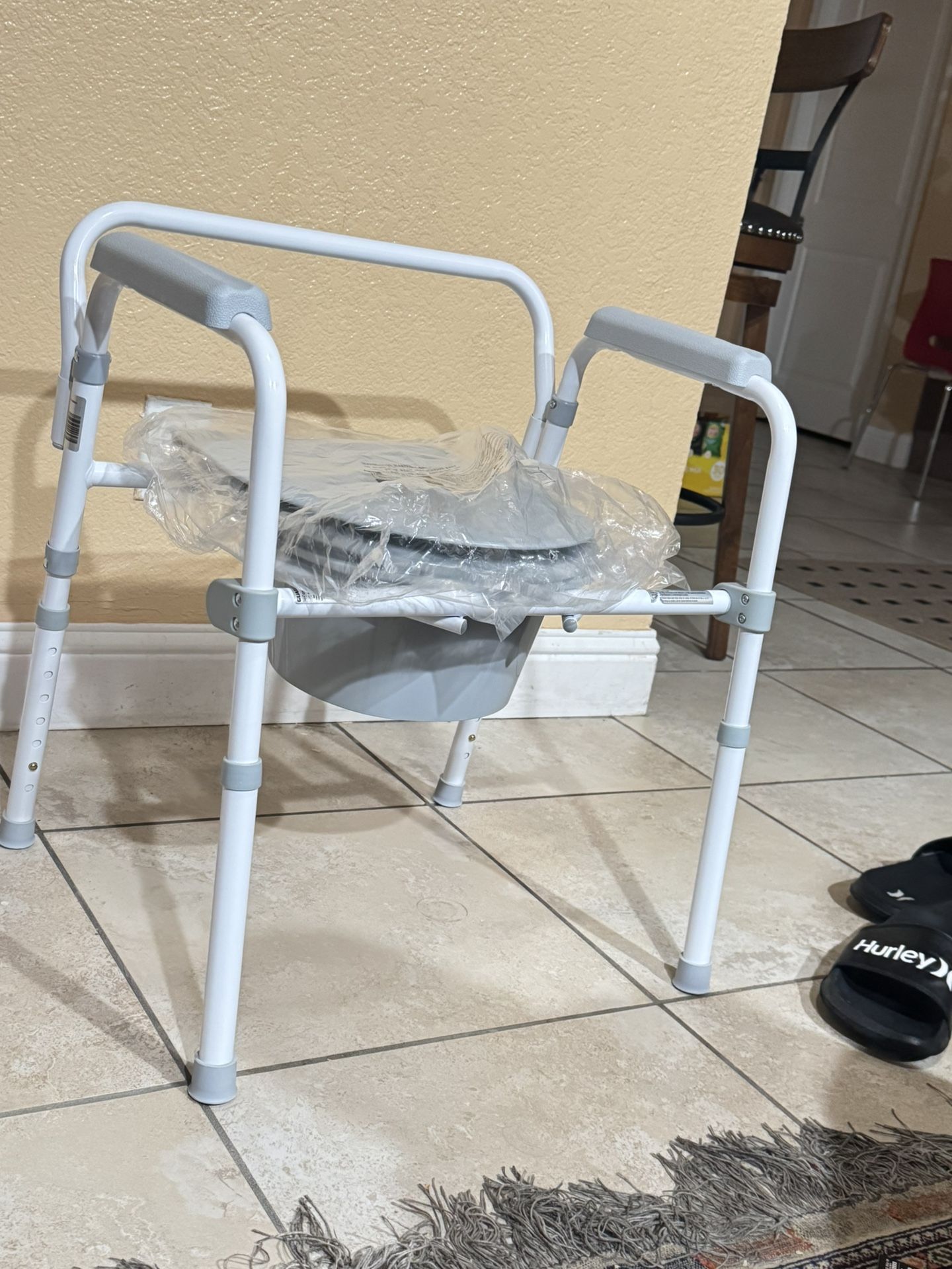 Brand new toilet seat