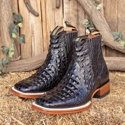 Botas vaqueras piel grabada negras