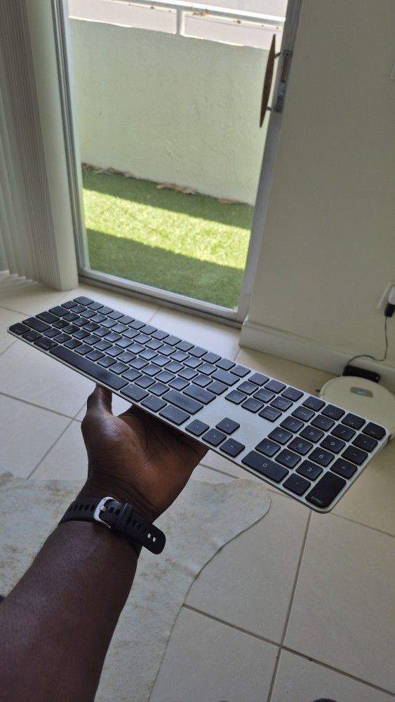 Magic Keyboard and Trackpad