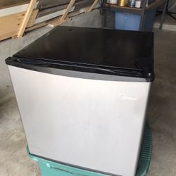 Mini Refrigerator 