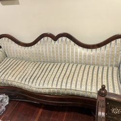 Victorian Couch 