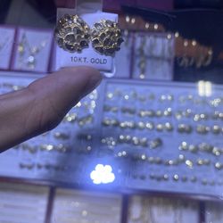 10k gold nugget earings 