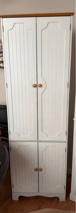 Kitchen cabinet