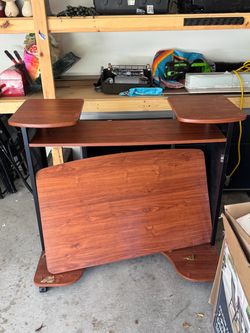 Computer desk