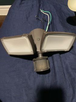 MAX MAX-001 Dual-Head flood light