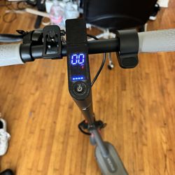 Electric Scooter Up To 18MPH