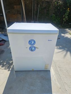Haier 5.0 Cu Ft Chest Freezer – Works Great  Clean