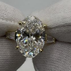 18KY Gold 7.56cttw Diamond Engagement Ring