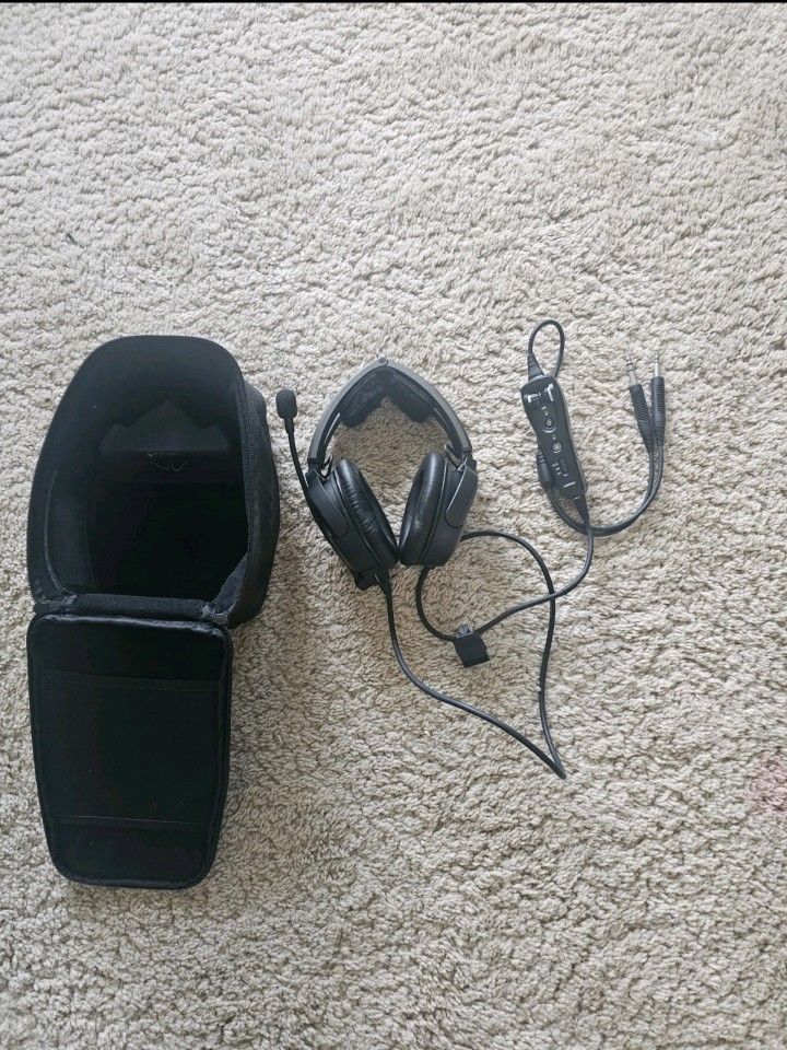 Bose A20 Aviation Headset with Bluetooth & Dual Plug Cable Black