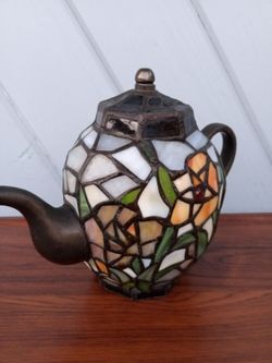 Vintage Tiffany style Lamp.