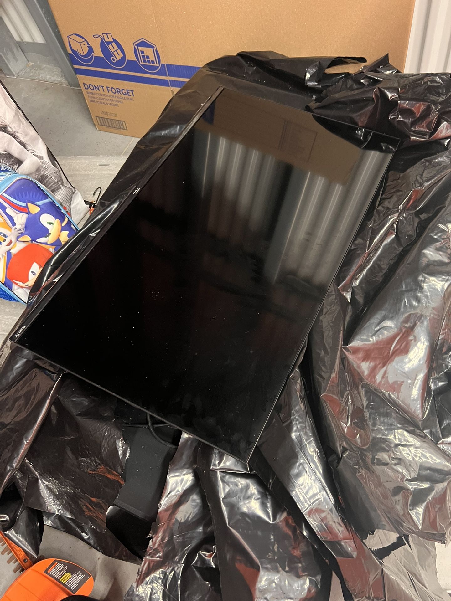 50’ Roku Tv Model 100012585