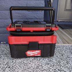 VACUUM MILWAUKEE TOOL ONLY 