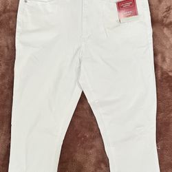 NWT Levy’s White Capris