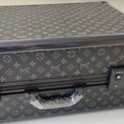 LOUIS VUITTON SUITCASE 26”