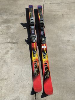 Tyrolla SLX . Retro Vintage Ski Set. 