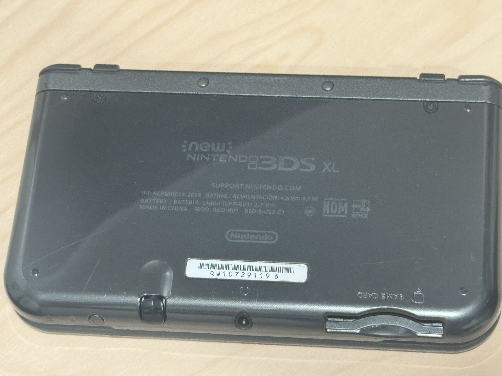 New Nintendo 3DS XL Black In Amazing Condition