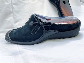 Brand New In Box Naturalizer "Detail" Black Nubuck Leather Mule Slip On Shoes Women Size 8.5